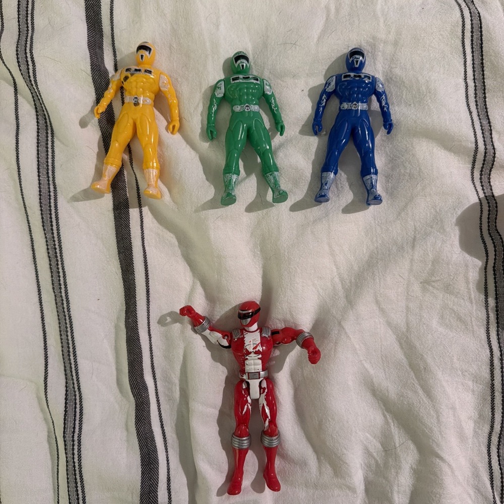 Lot of 4 Vintage Mighty Morphin POWER RANGERS Action Figures Knockoff Bootleg